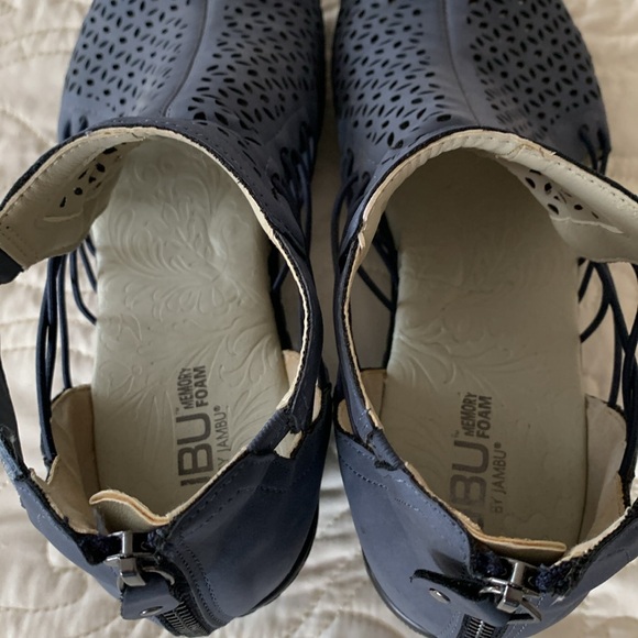 JBU by JAMBU Memory Foam Booties size 11M - Picture 4 of 11